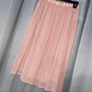 Pleated skirt